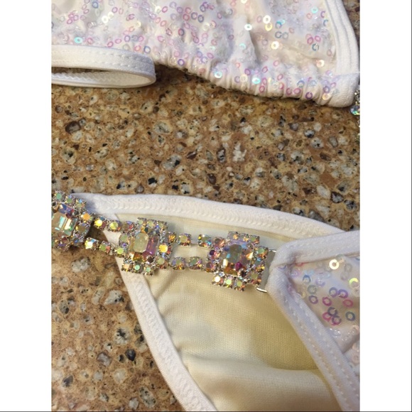 SALE White iridescent sequin bikini competition - Picture 4 of 4