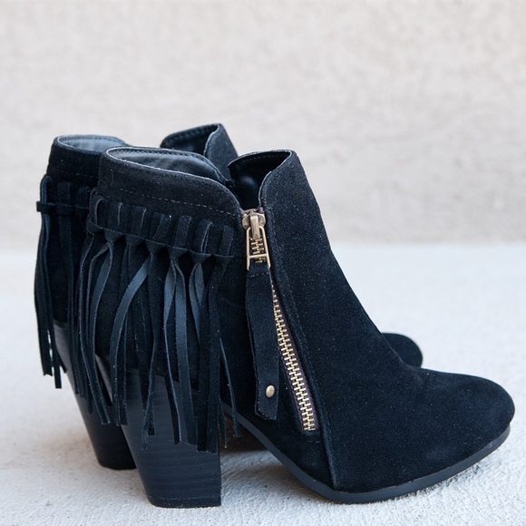 Black Boho fringe ankle bootie - Picture 2 of 3