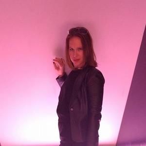 Meet your Posher, Dominique