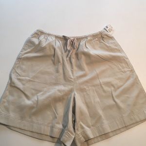 Van Huesen Ladies drawstring twill tan shorts Sz L