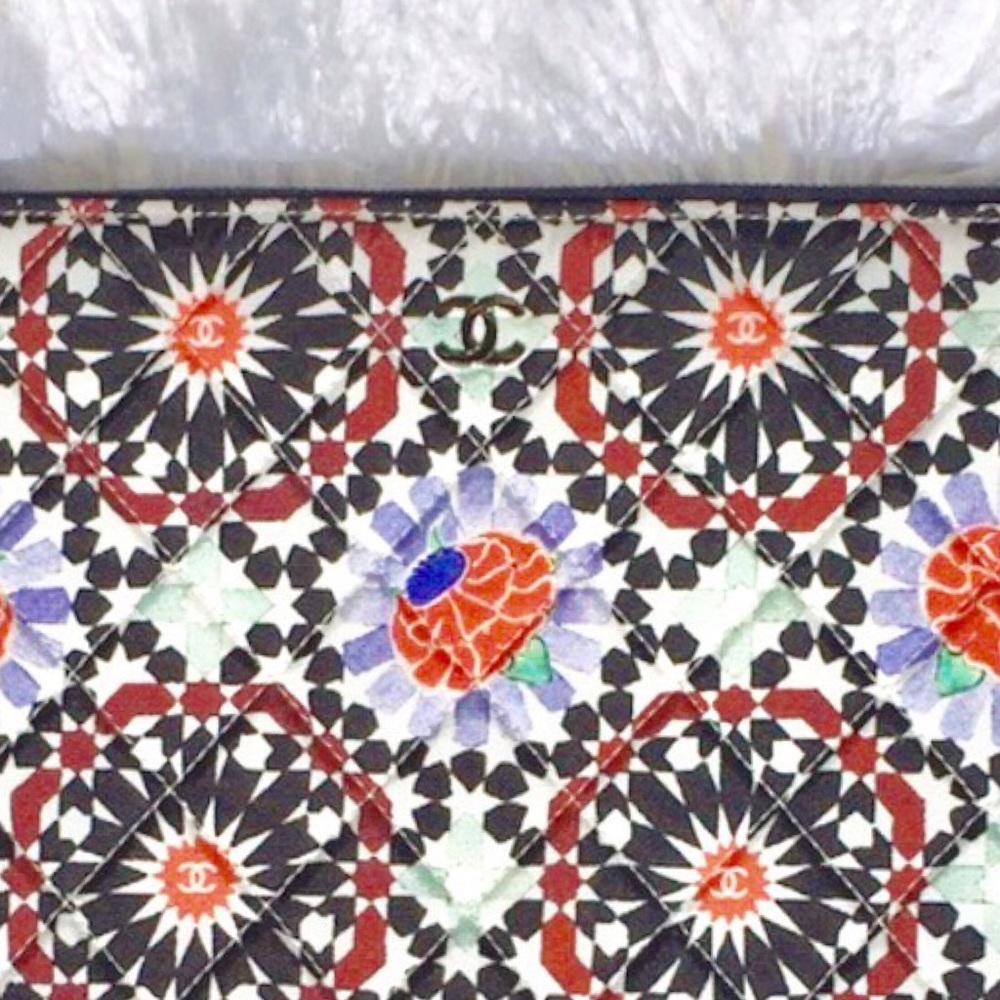 π CHANEL CLUTCH POUCH - Picture 8 of 8