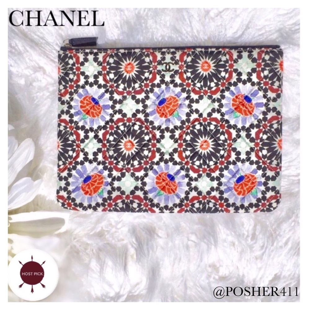 π CHANEL CLUTCH POUCH - Picture 3 of 8