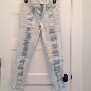 Acid wash jean capri pants