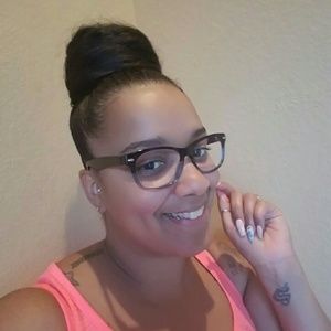 Meet your Posher, Mischa