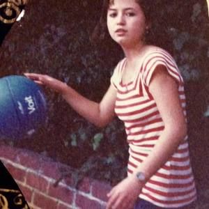 Meet your Posher, Elia