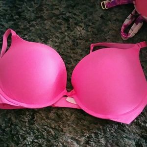 VS 34DD push up