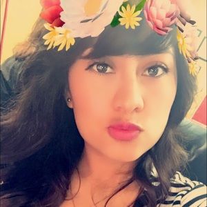 Meet your Posher, Antonia