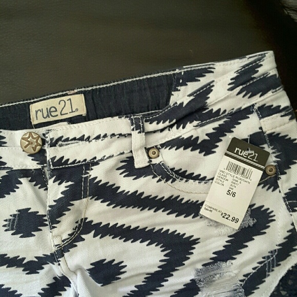 Rue 21 short shorts - Picture 2 of 3