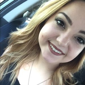 Meet your Posher, Emily