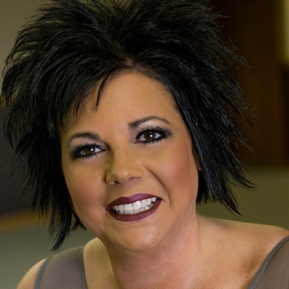 Meet your Posher, Annette