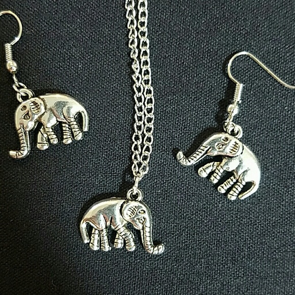 Nwot Elephant Necklace and Earrings