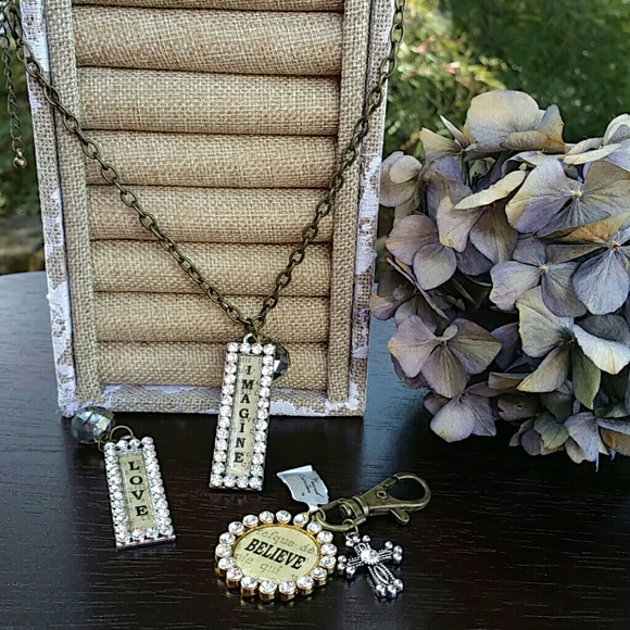 Necklace, pendant, keychain lot