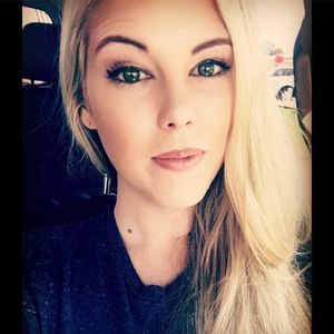 Meet your Posher, Raegan