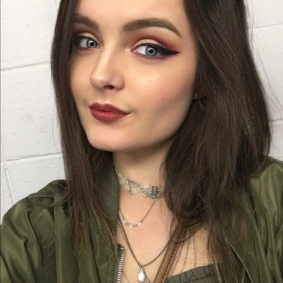 🎉Meet your Posher, Monique🎉 - Picture 6 of 8