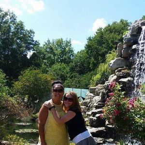 Meet your Posher, Dee