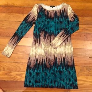 Beautiful long-sleeve dress 💙