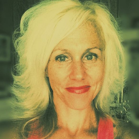 Meet your Posher, Heather - Picture 1 of 1