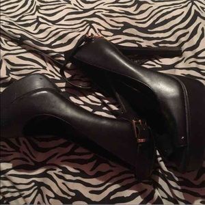 Jessica Simpson heels