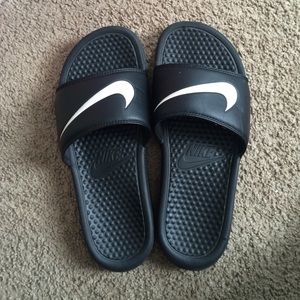 NIKE Slides