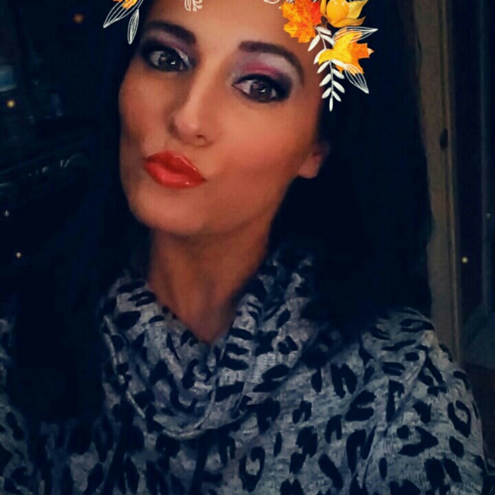 Meet your Posher, Nikkii