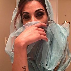 Meet your Posher, Sandi