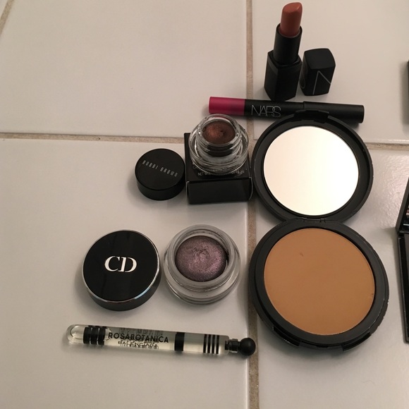 ****Makeup Bundle**** - Picture 2 of 4