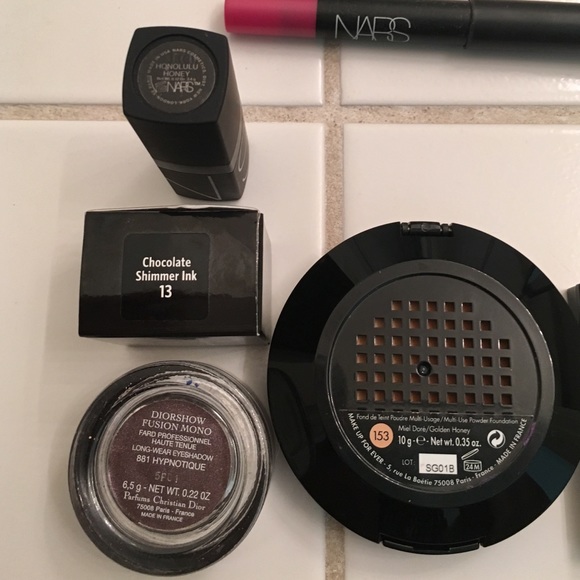 ****Makeup Bundle**** - Picture 4 of 4