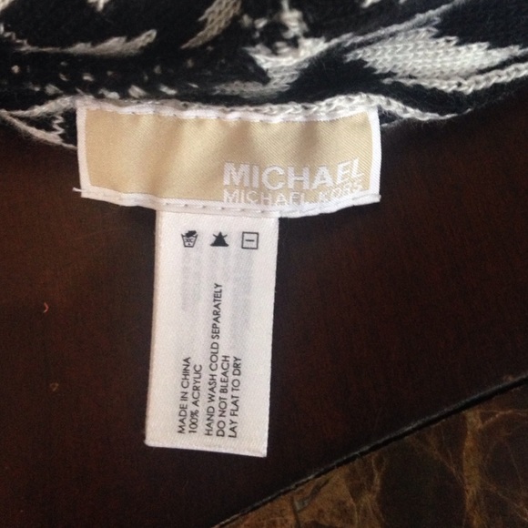 Michael Kors hat - Picture 2 of 3
