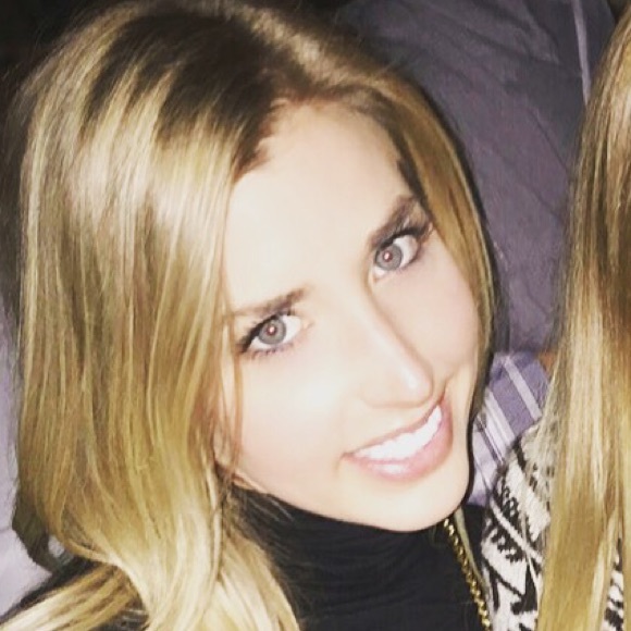 Meet your Posher, Heather - Picture 2 of 2