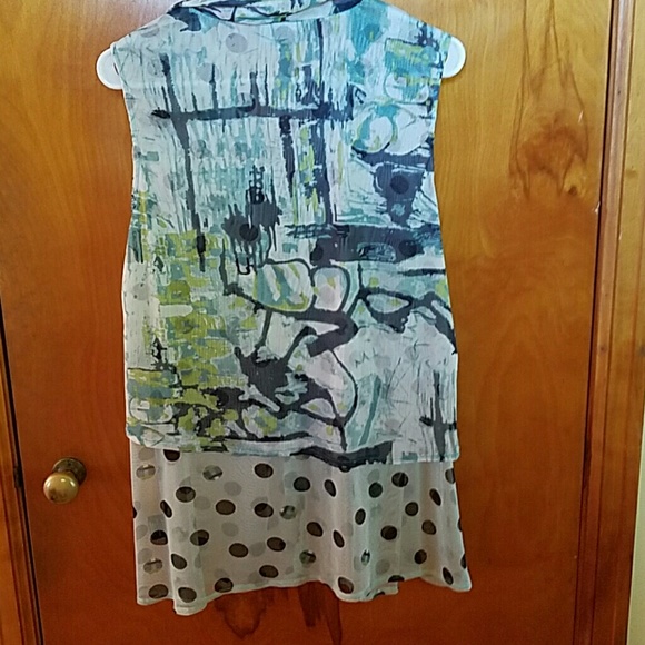 Button up top - Picture 2 of 2