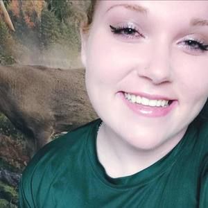 Meet your Posher, Desiree