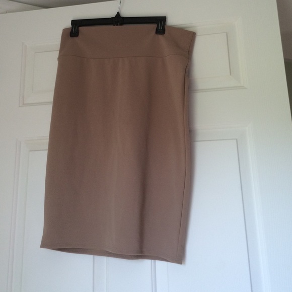 Nude Lularoe Cassie