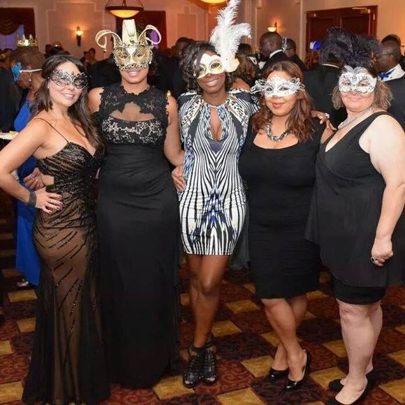 Meet your Posher, Adrienne