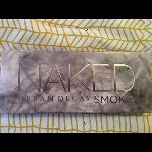 Urban Decay Naked Smoky Palette