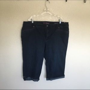 Gloria Vanderbilt blue jean capris
