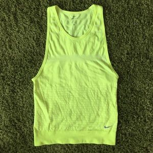 Nike dri-fit muscle tank volt size XS