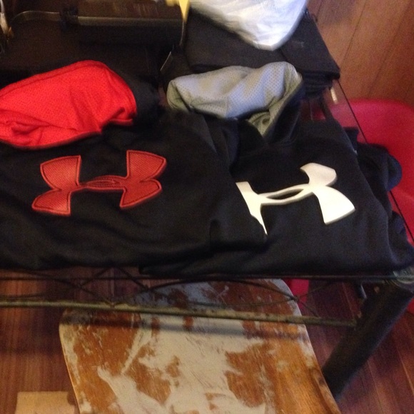 Bundle of 2 for 30 dollars Boy youth size lg