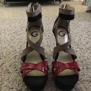 Guess peep toe pumps