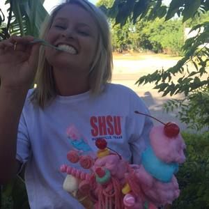 Meet your Posher, Megan