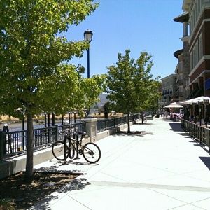 Meet your Posher, Yanling