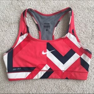 NEW!! Nike sports bra - Size Small