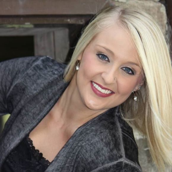 Meet your Posher, Chelsea jo