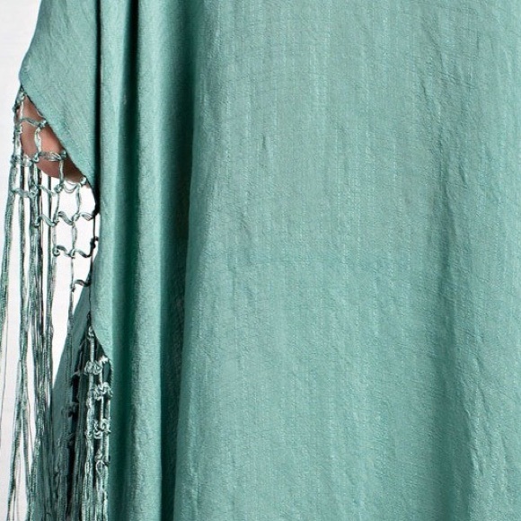 1 Small left!! BOHO Fringe Poncho - Picture 2 of 3