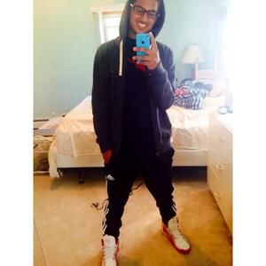 Meet your Posher, Sebastian