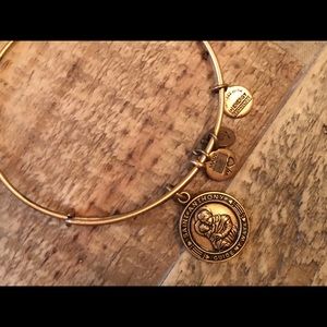 Alex and Ani bracelet 💗