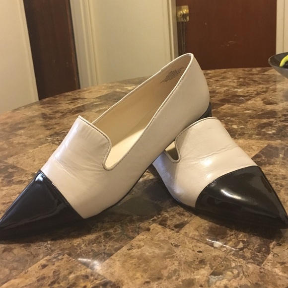 NEW Nine West two tone flats