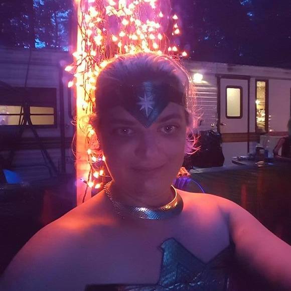 Meet your Posher, Kelly