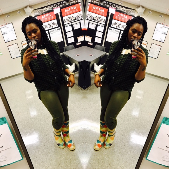 Meet your Posher, Trena - Picture 2 of 3