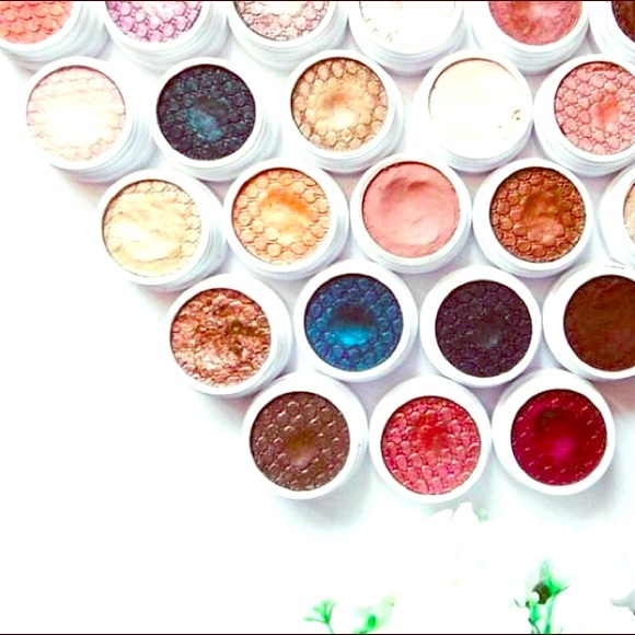 ISO Colourpop Discontinued Shadows