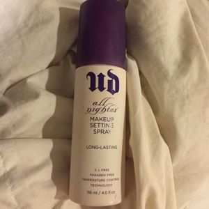 Urban decay make up setting spray. All Nighter